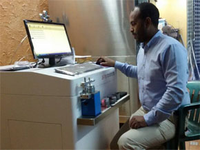 巴基斯坦客戶使用光譜儀