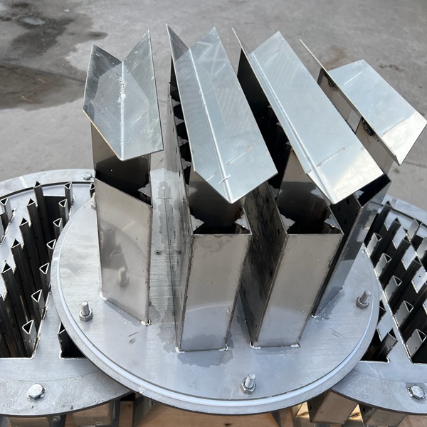 槽盤型氣液分布器