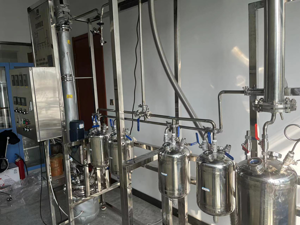 衛(wèi)生級精餾塔設(shè)備